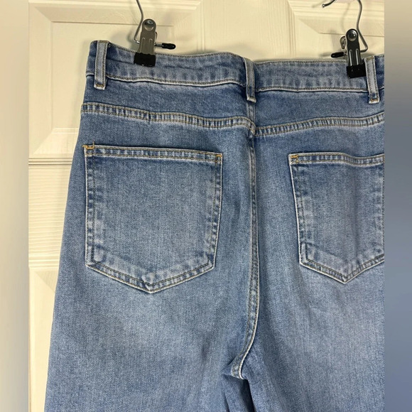 ASOS High Waisted Medium Wash Cropped Mom Jeans Size 28 / 6 - Picture 8 of 8
